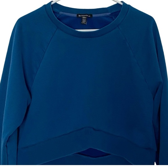 Beyond Yoga Luxe Fleece Uplift Cropped Pullover Sweatshirt Blue Gem Large NWT - Picture 3 of 11